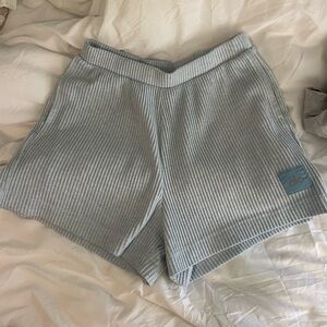 alo sweat shorts
